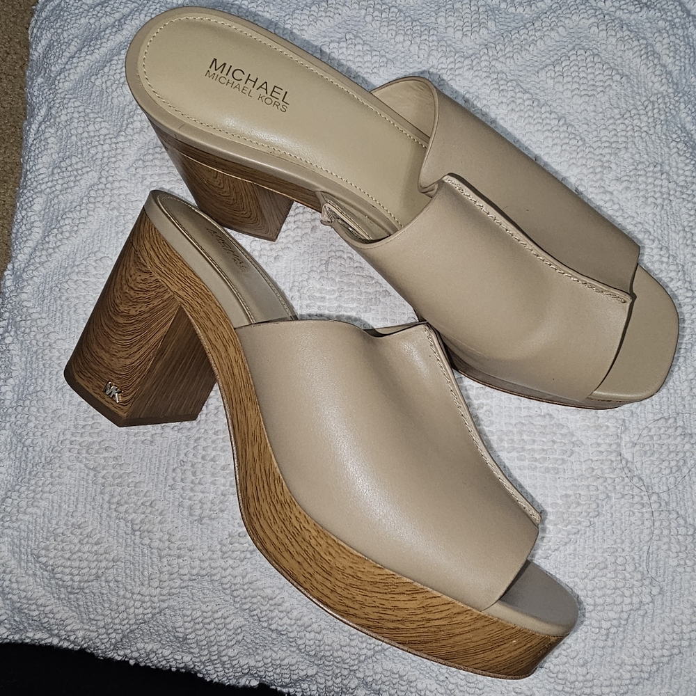 Michael Kors Cream and Tan Block Heel Mules